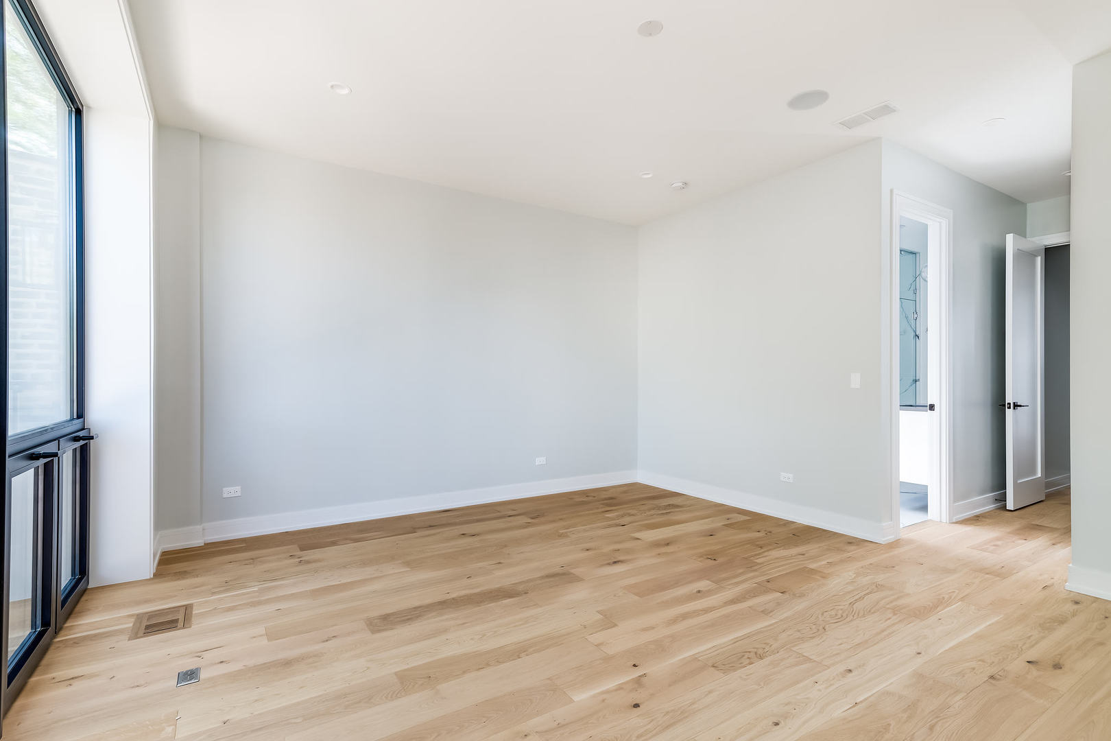 1528 N Elk Grove Avenue Unit: 2