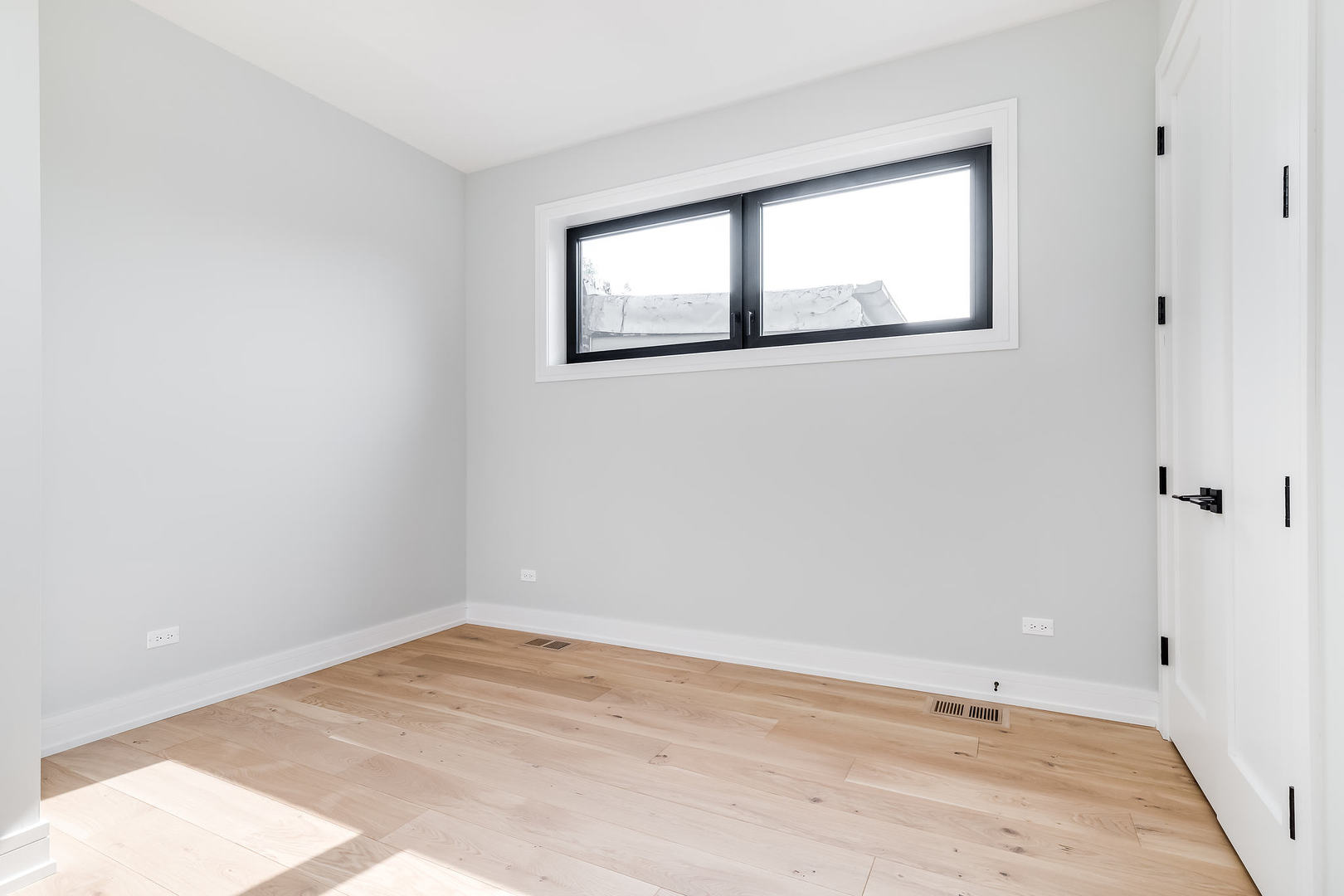 1528 N Elk Grove Avenue Unit: 2