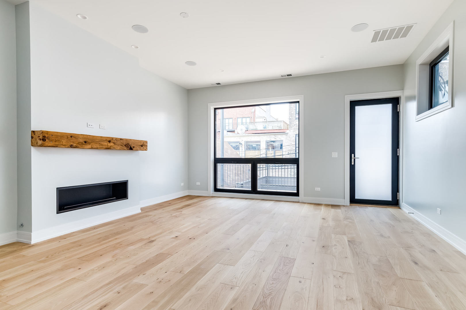 1528 N Elk Grove Avenue Unit: 2
