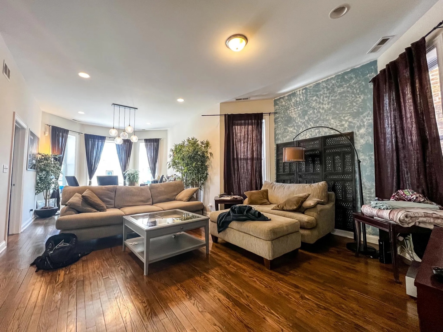2742 N Albany Avenue Unit: 2