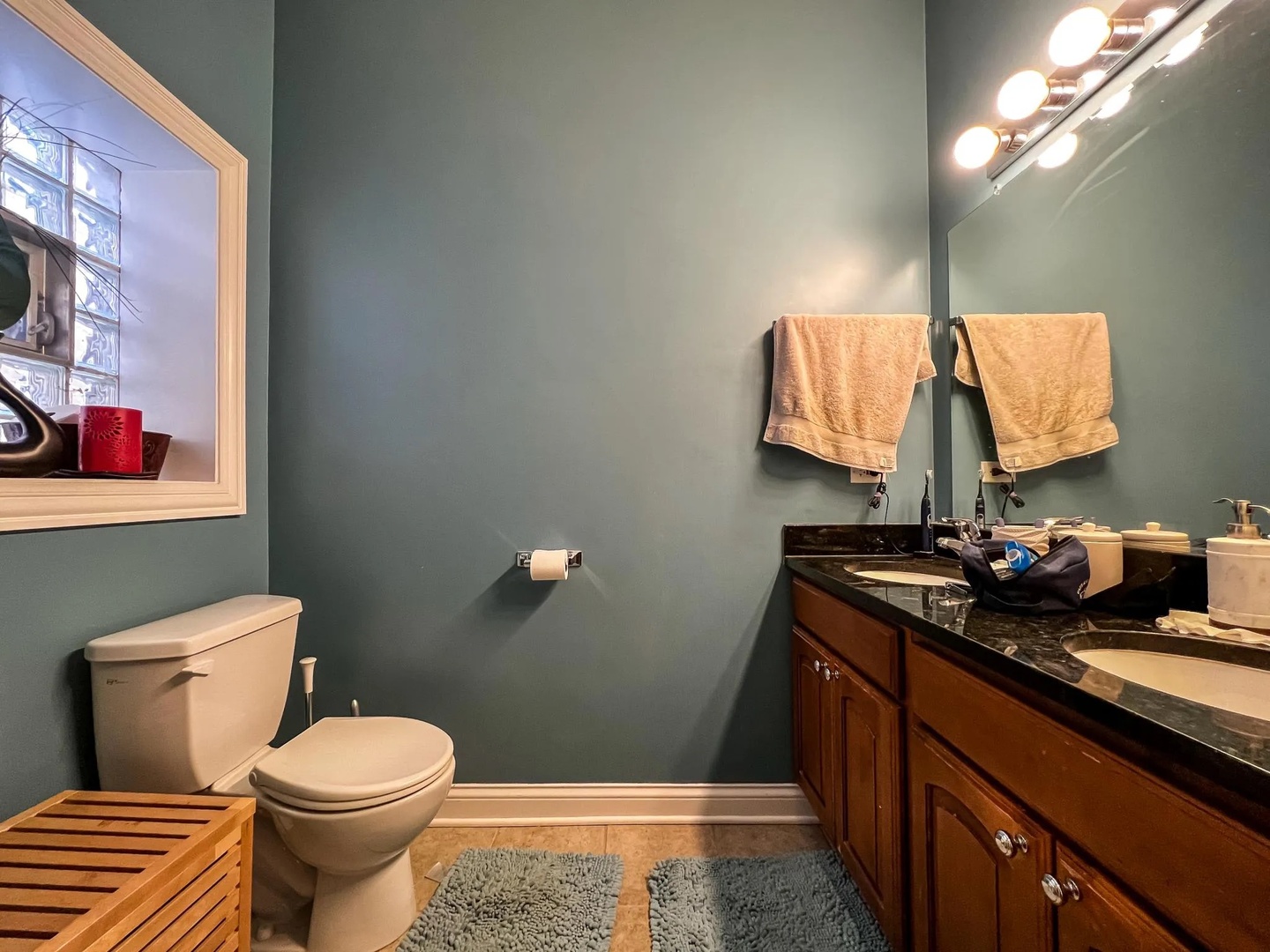 2742 N Albany Avenue Unit: 2