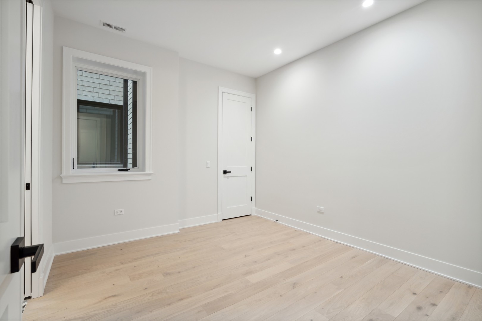 232 S Green Street Unit: 3S