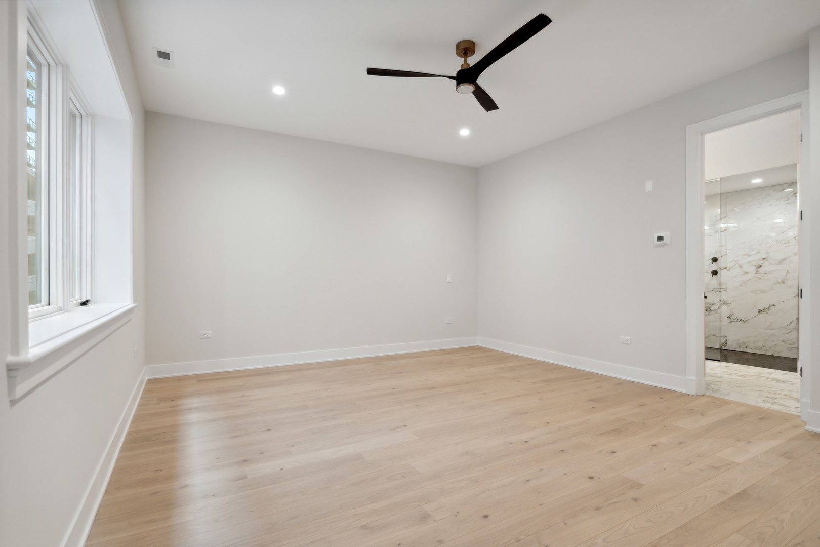 232 S Green Street Unit: 3S