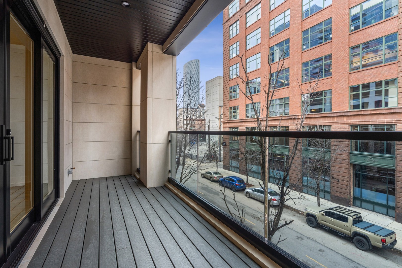 232 S Green Street Unit: 3S