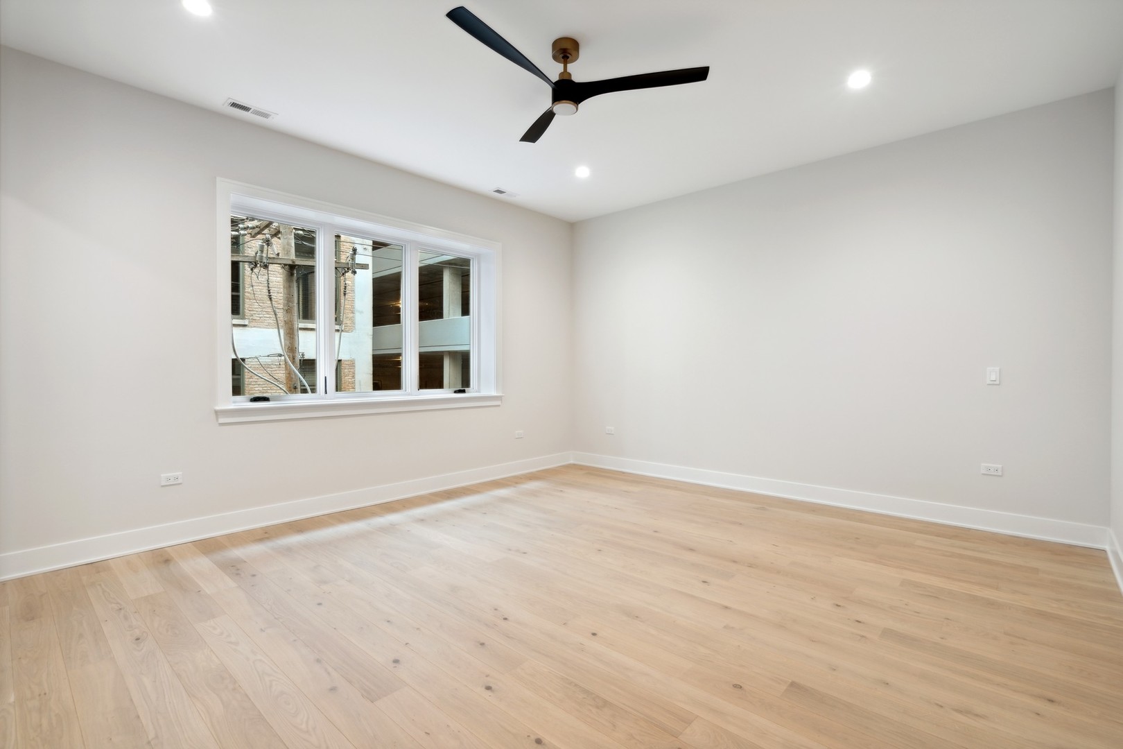 232 S Green Street Unit: 3S