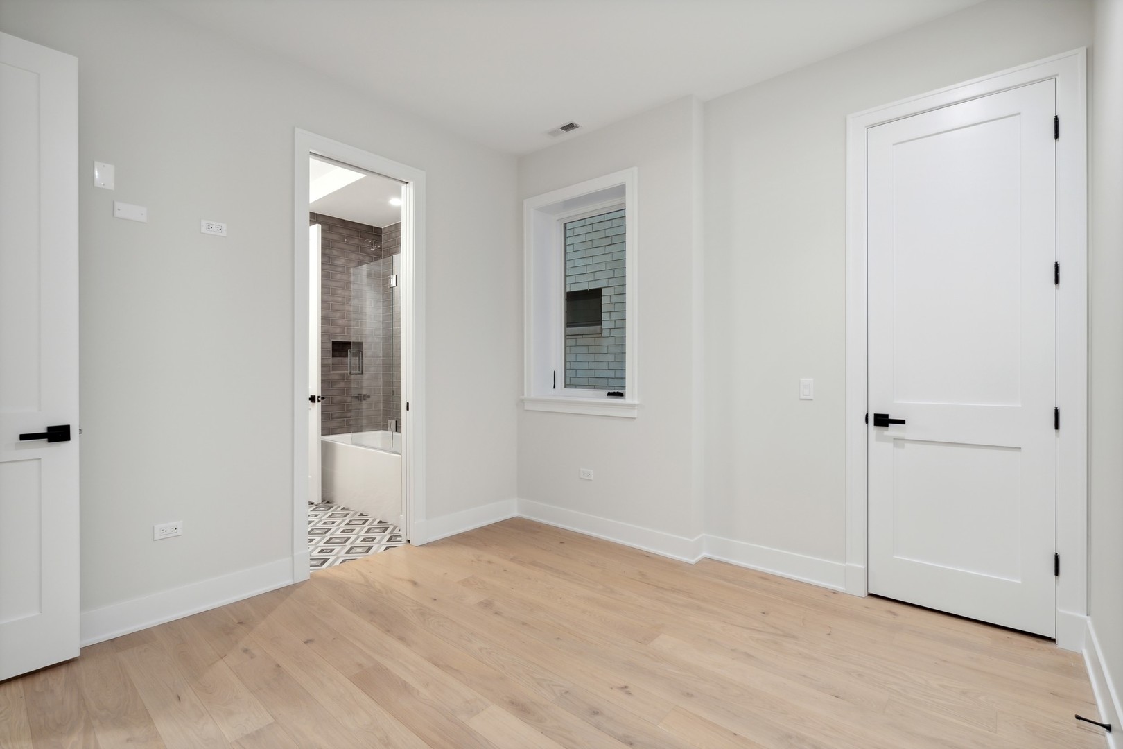 232 S Green Street Unit: 3S