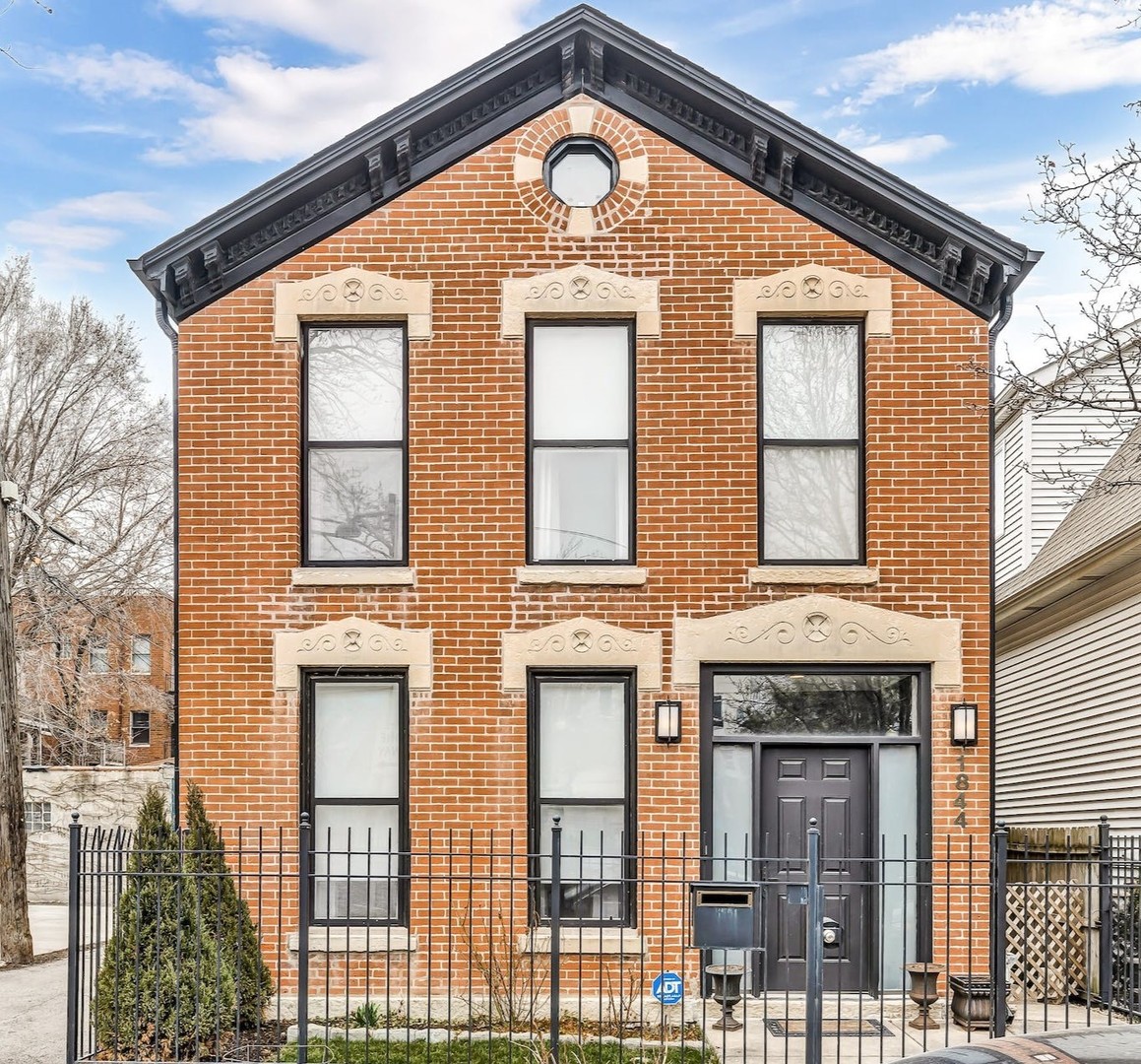 1844 W RICE Street
