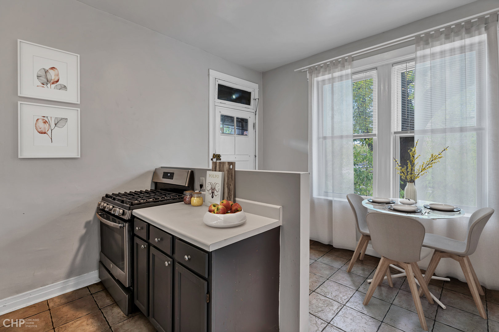 2346 W Thomas Street Unit: 2R