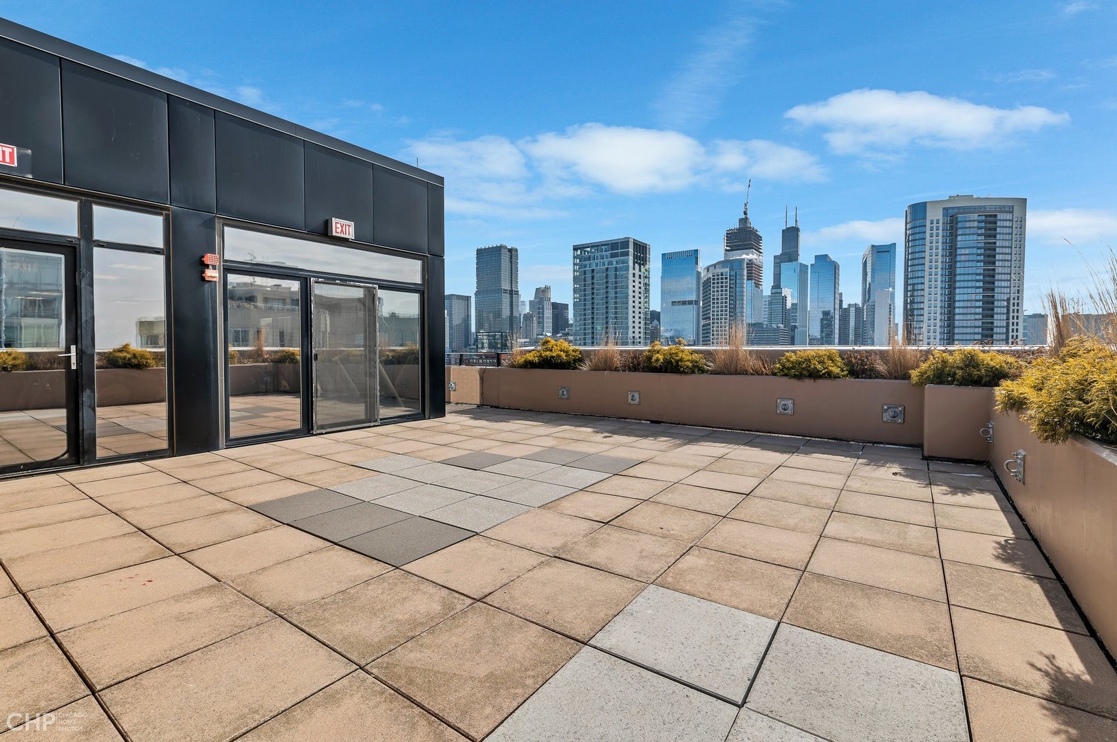 375 W ERIE Street Unit: 516