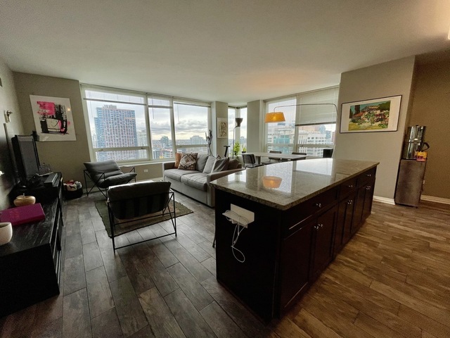 33 W Ontario Street Unit: 24G