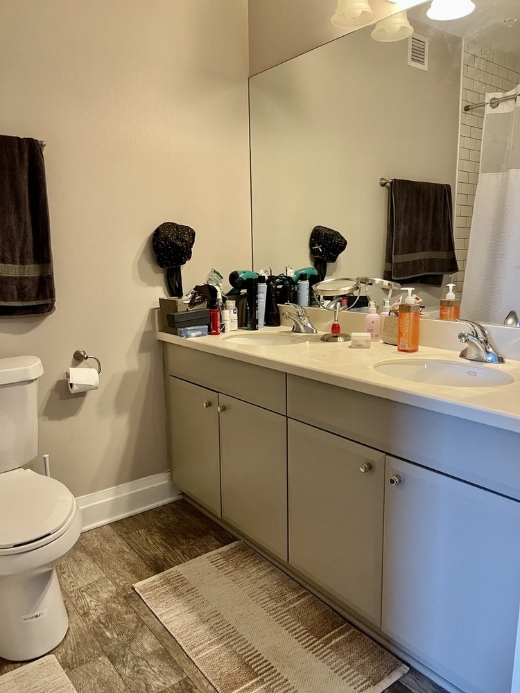 33 W Ontario Street Unit: 24G