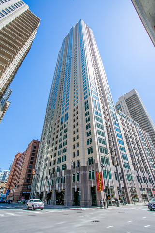 33 W Ontario Street Unit: 24G