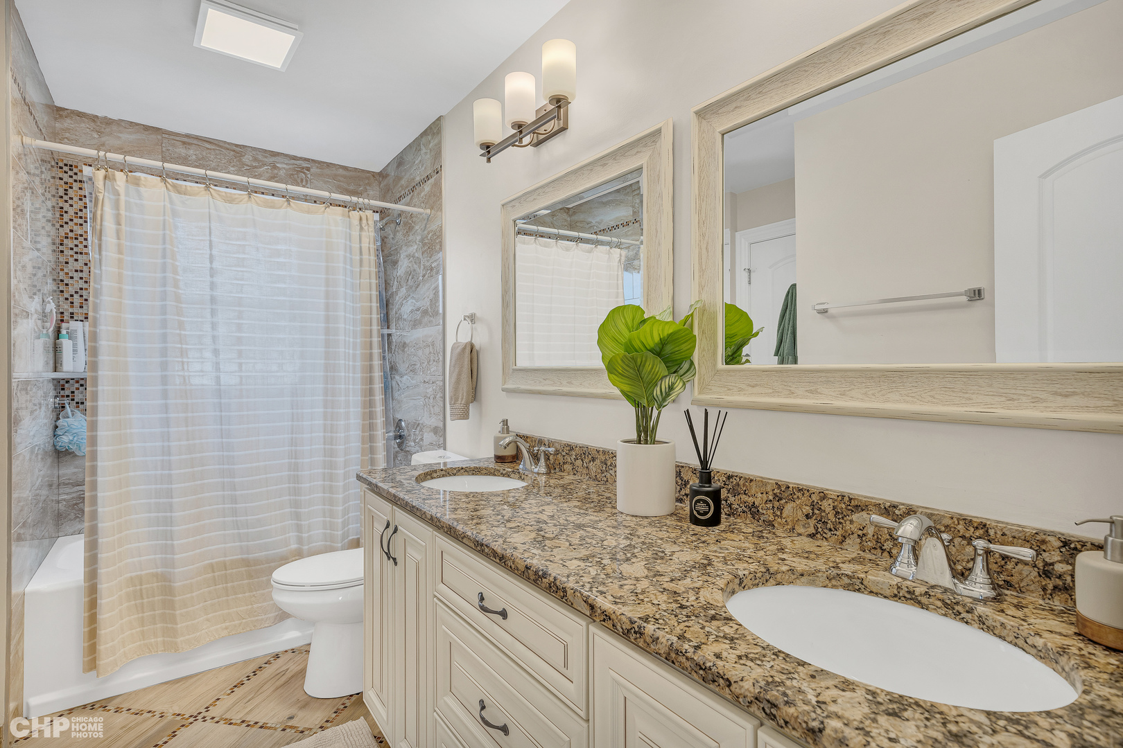 1726 W Pheasant Trail