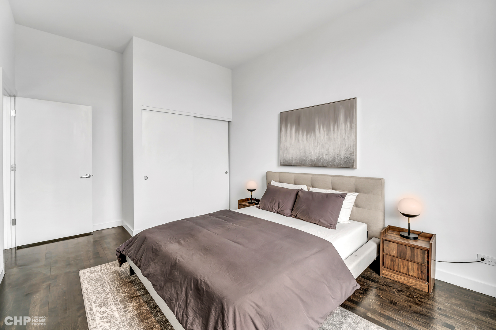1711 W DIVISION Street Unit: 404