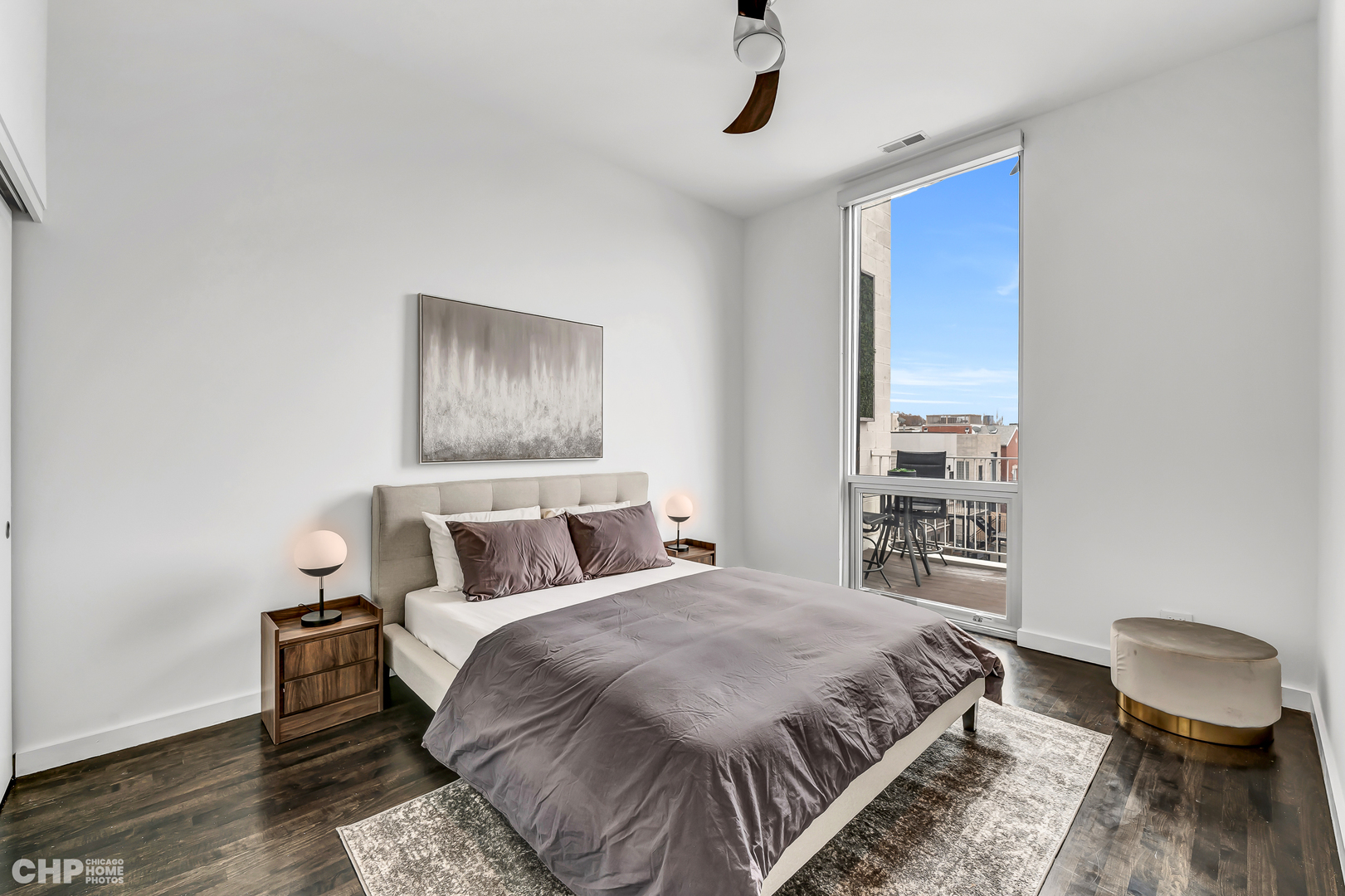 1711 W DIVISION Street Unit: 404