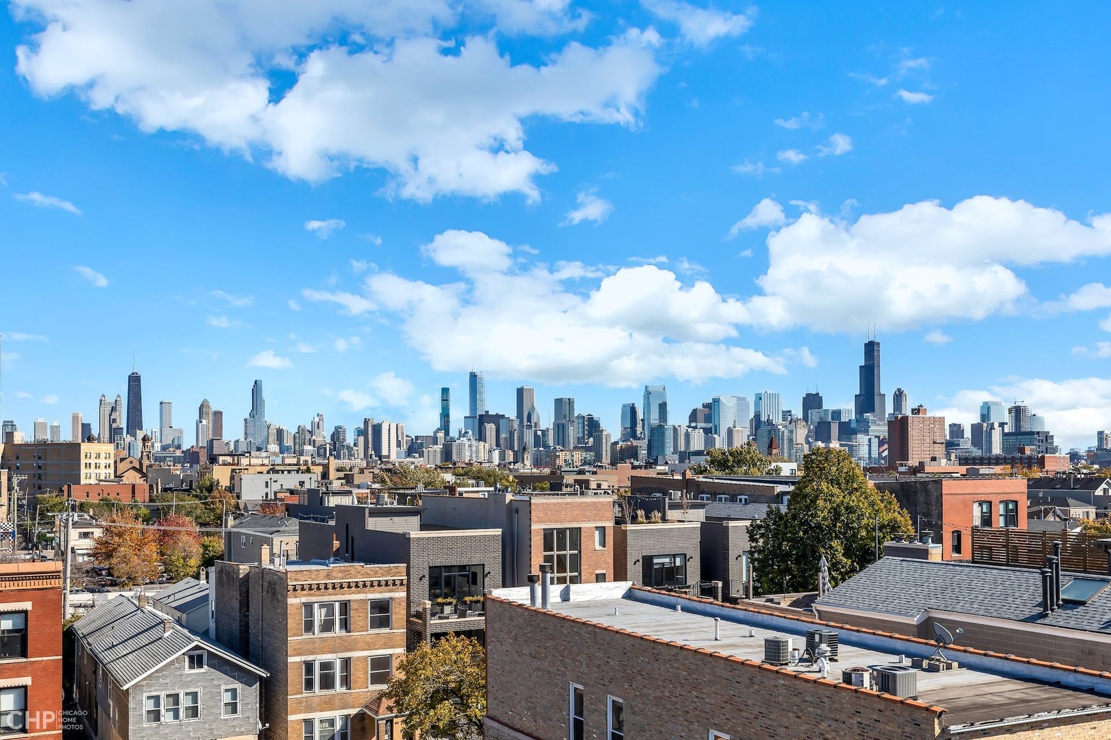 1711 W DIVISION Street Unit: 404