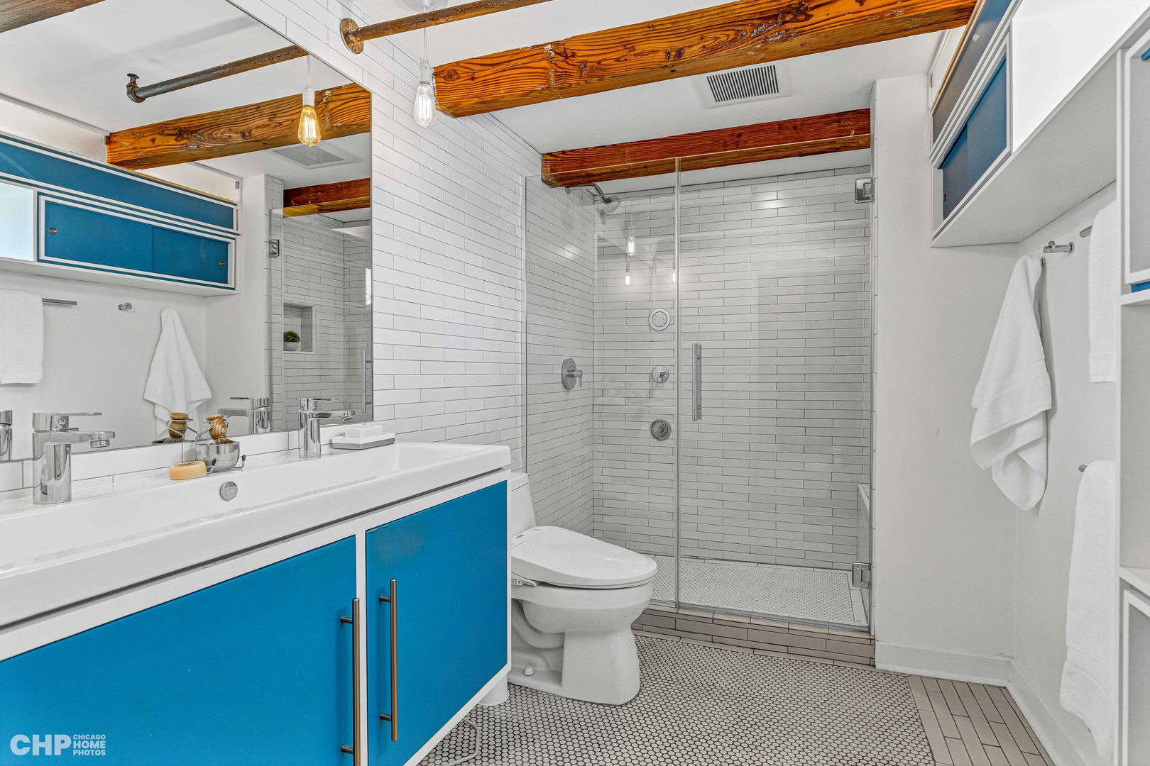 612 N OAKLEY Boulevard Unit: 101