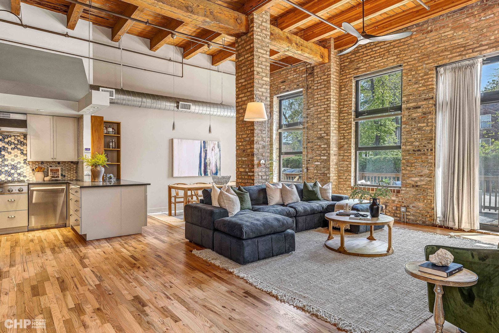 612 N OAKLEY Boulevard Unit: 101