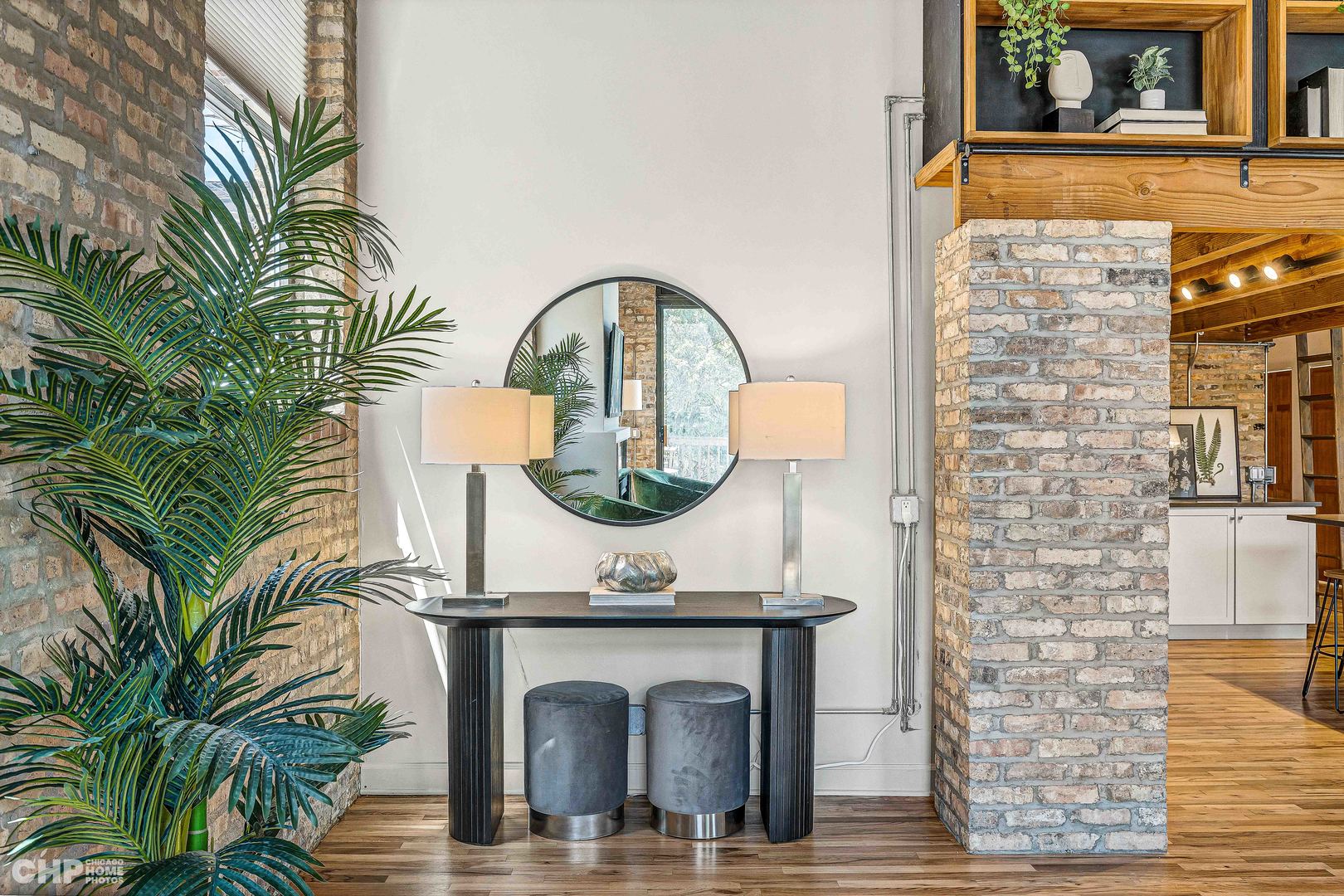 612 N OAKLEY Boulevard Unit: 101