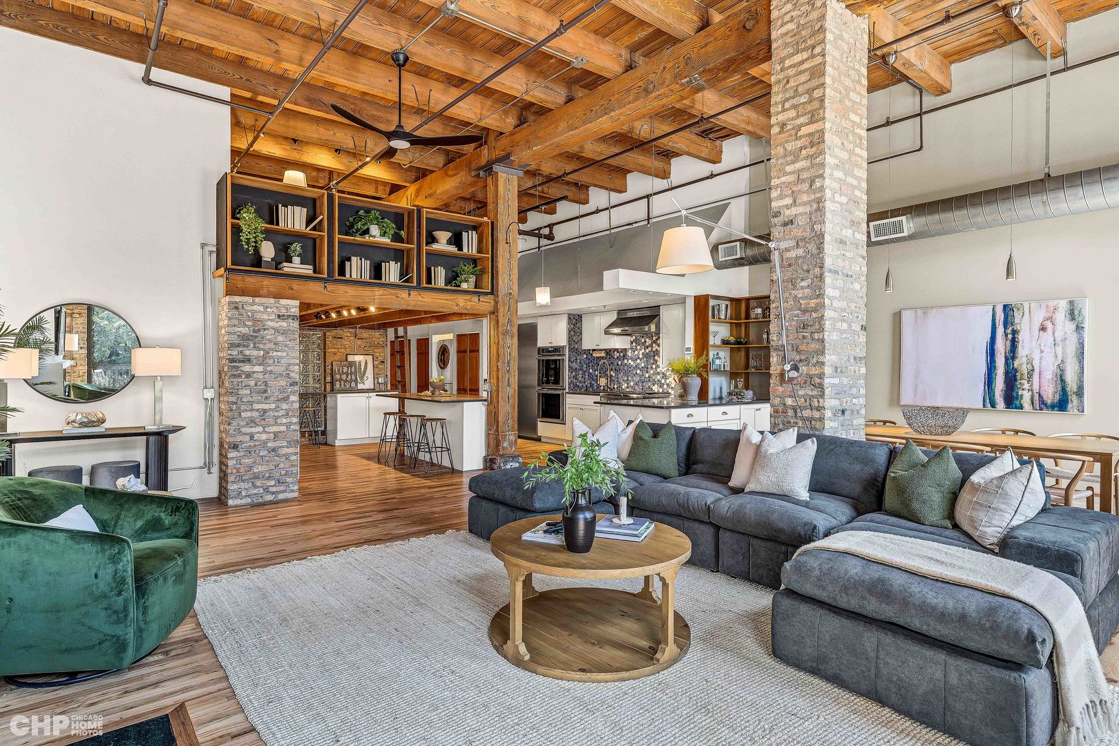 612 N OAKLEY Boulevard Unit: 101