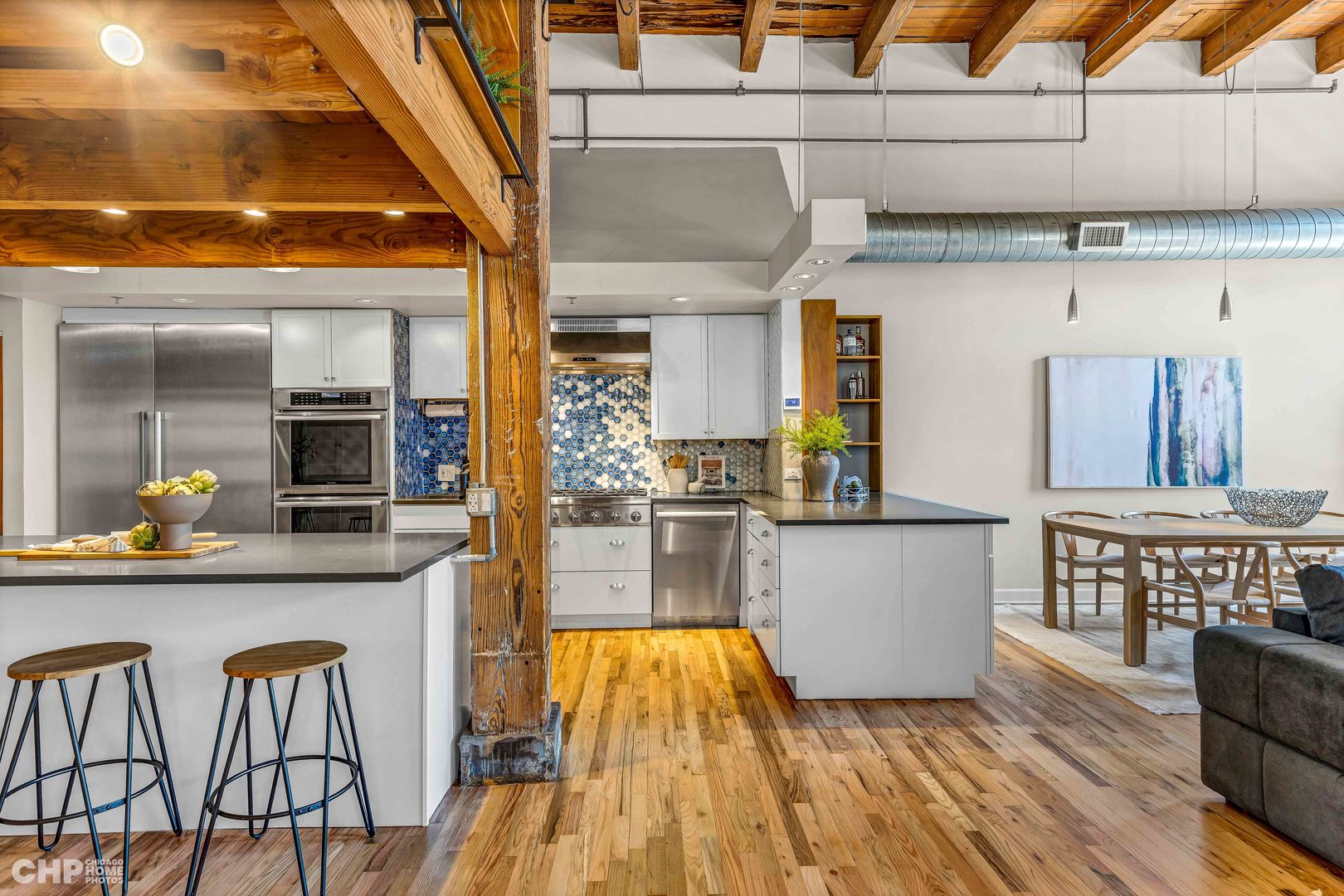 612 N OAKLEY Boulevard Unit: 101