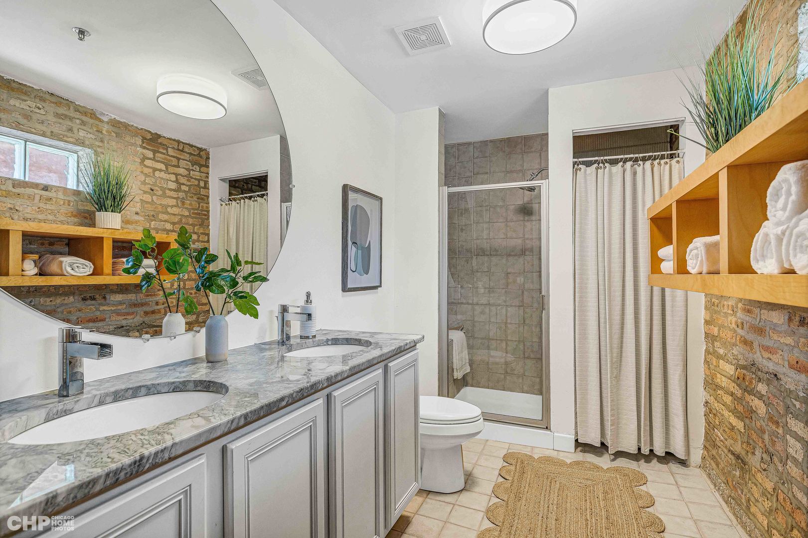 612 N OAKLEY Boulevard Unit: 101