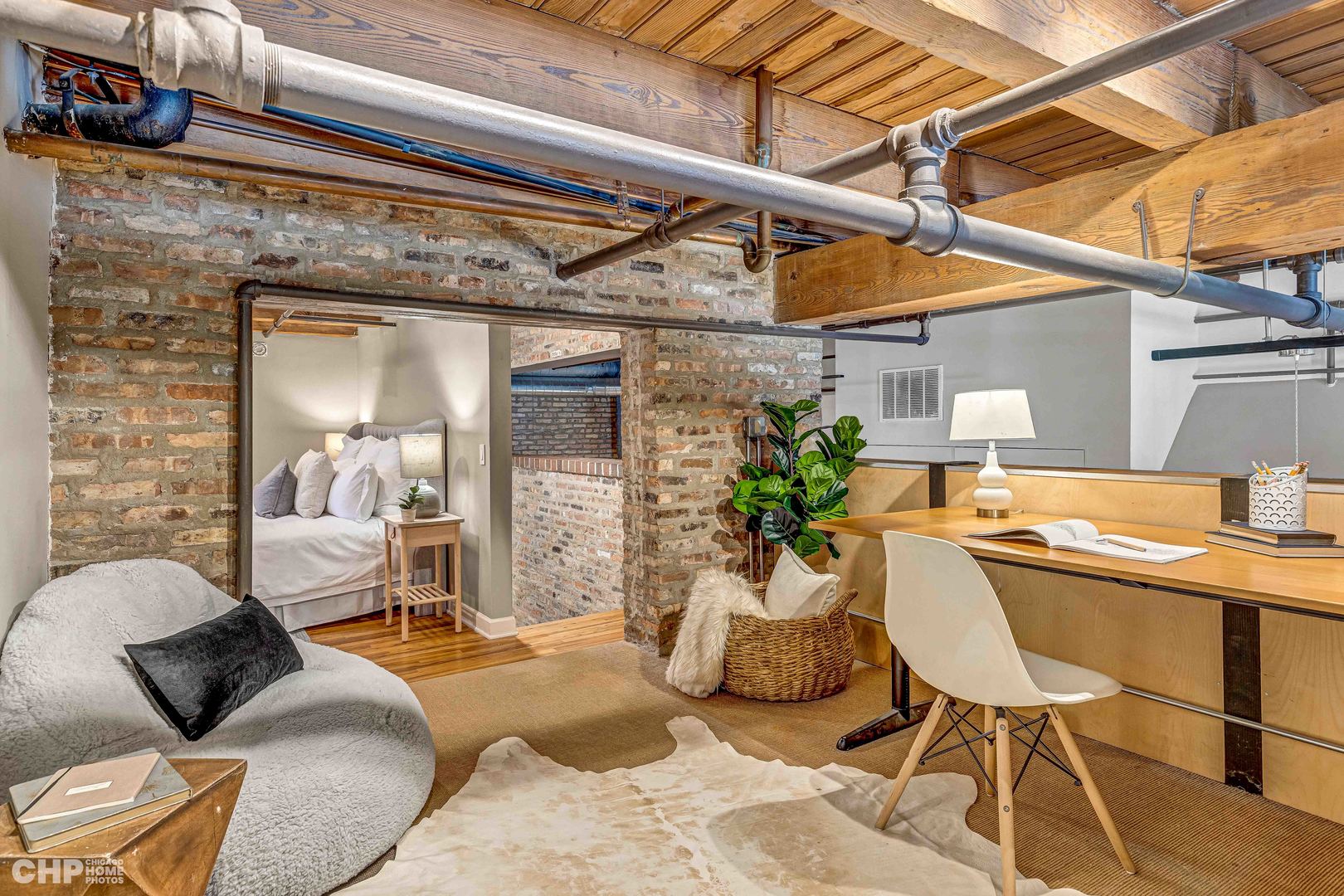612 N OAKLEY Boulevard Unit: 101