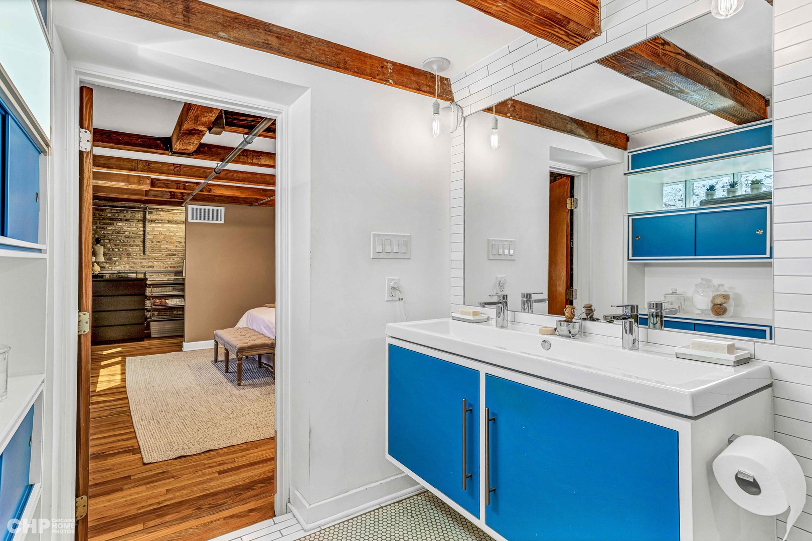 612 N OAKLEY Boulevard Unit: 101
