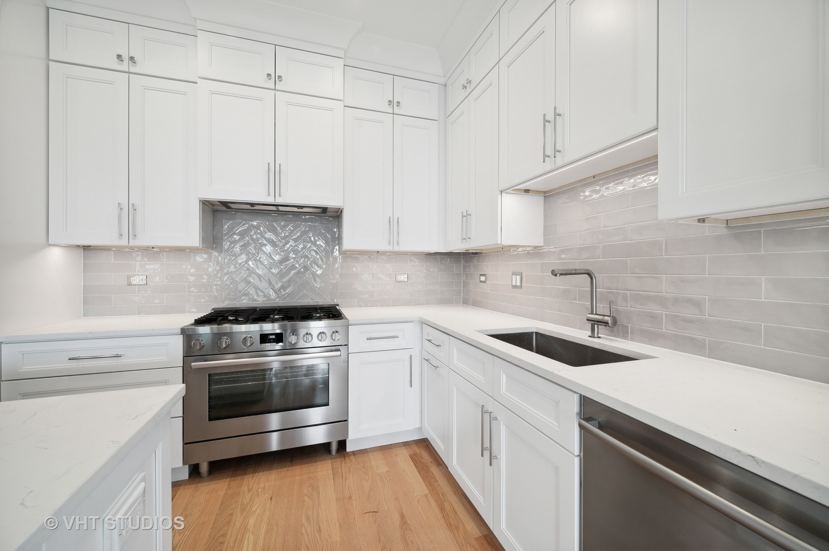 4819 N Ashland Avenue Unit: 1E