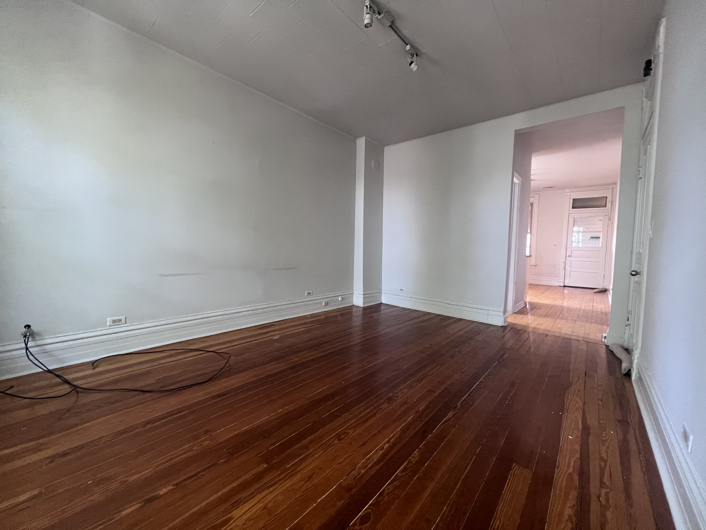 1518 N Elk Grove Avenue Unit: 3