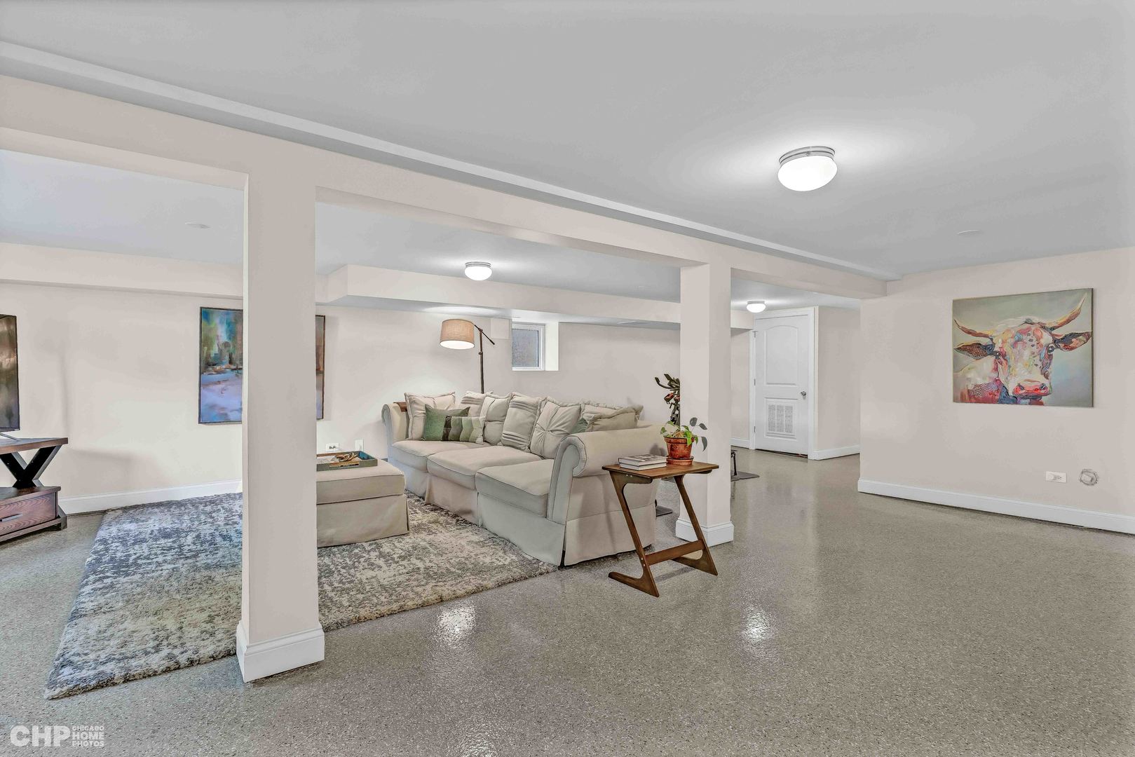 4921 W Newport Avenue