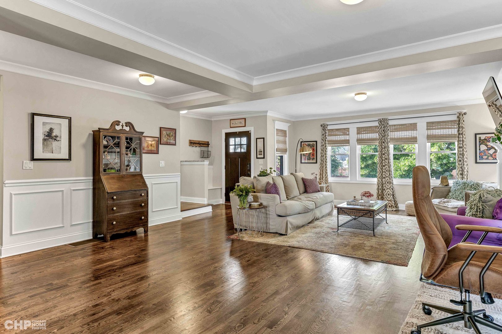 4921 W Newport Avenue