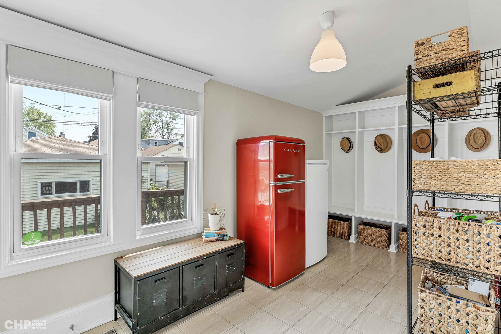 4921 W Newport Avenue