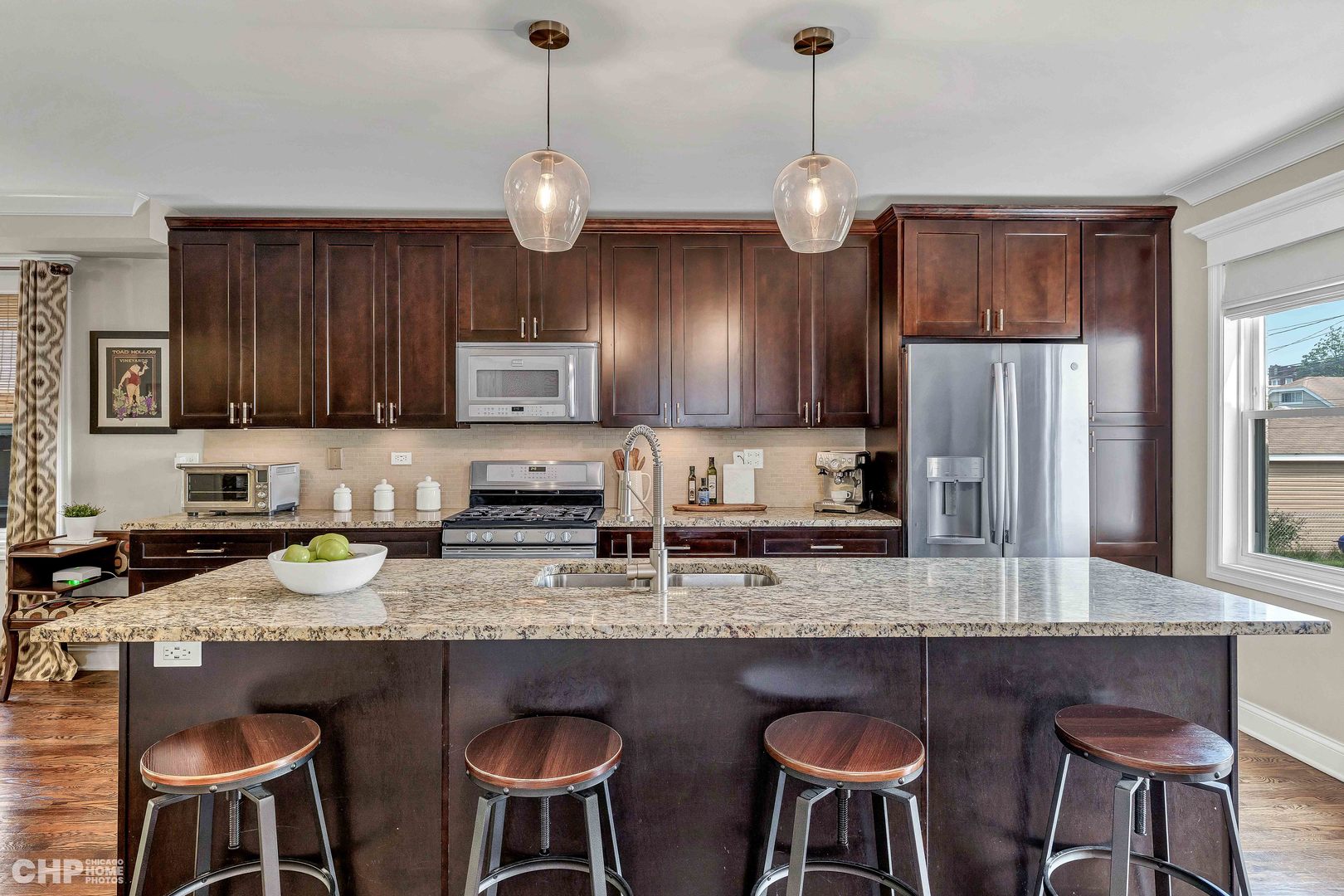 4921 W Newport Avenue