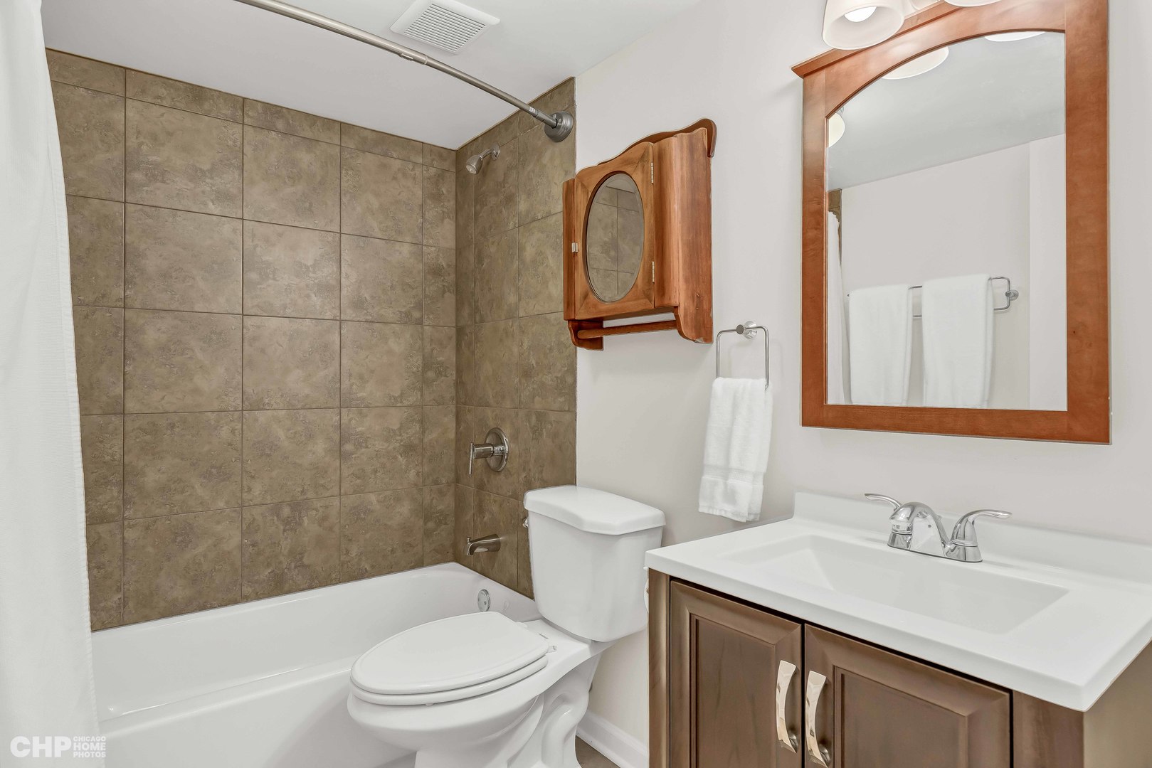 4921 W Newport Avenue