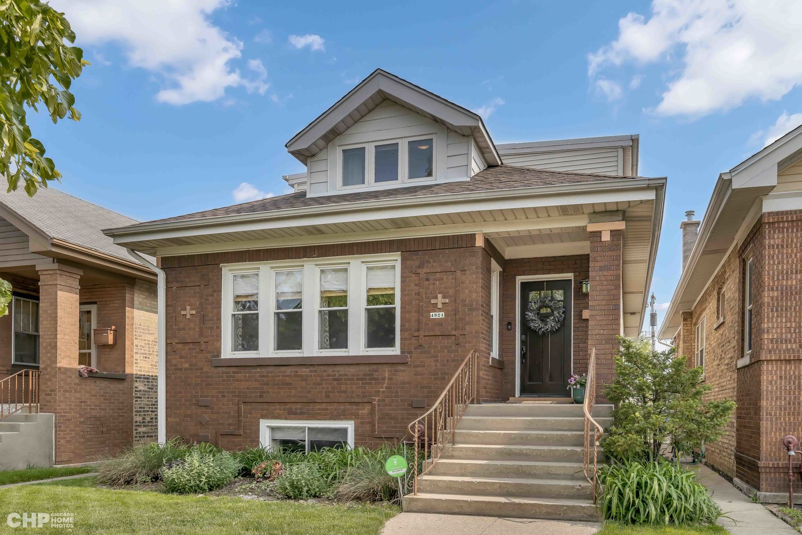 4921 W Newport Avenue