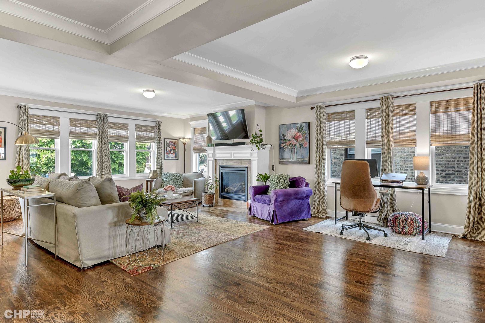 4921 W Newport Avenue