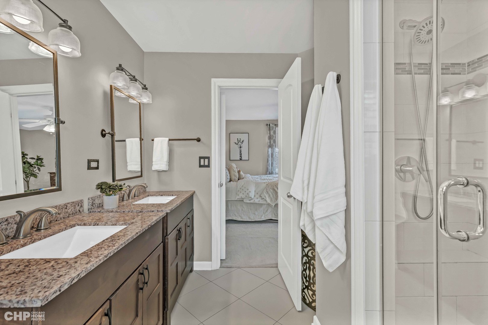 4921 W Newport Avenue