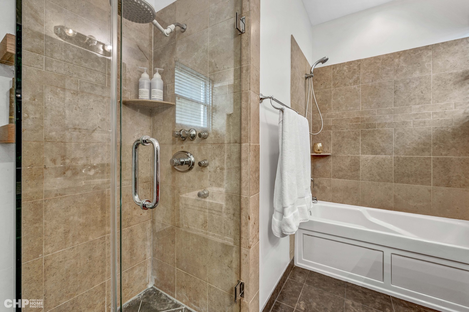 1823 W IOWA Street Unit: 2