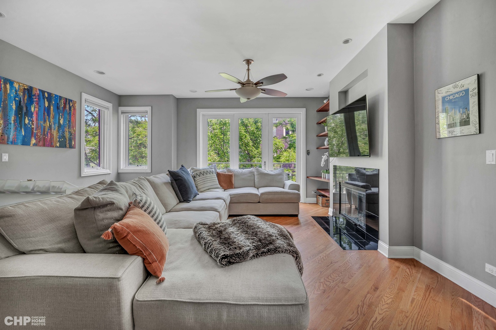 1823 W IOWA Street Unit: 2