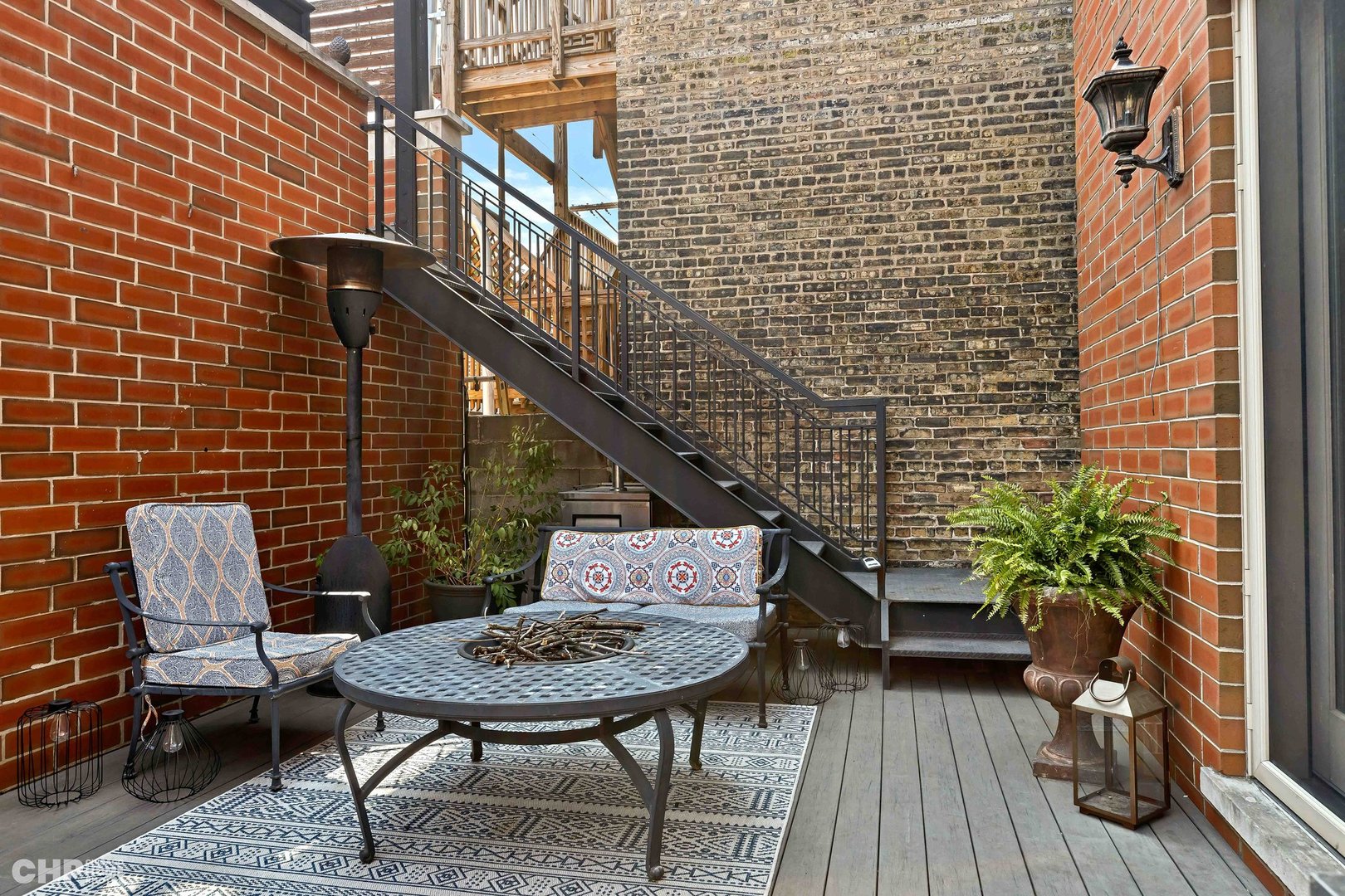 1723 W SUPERIOR Street