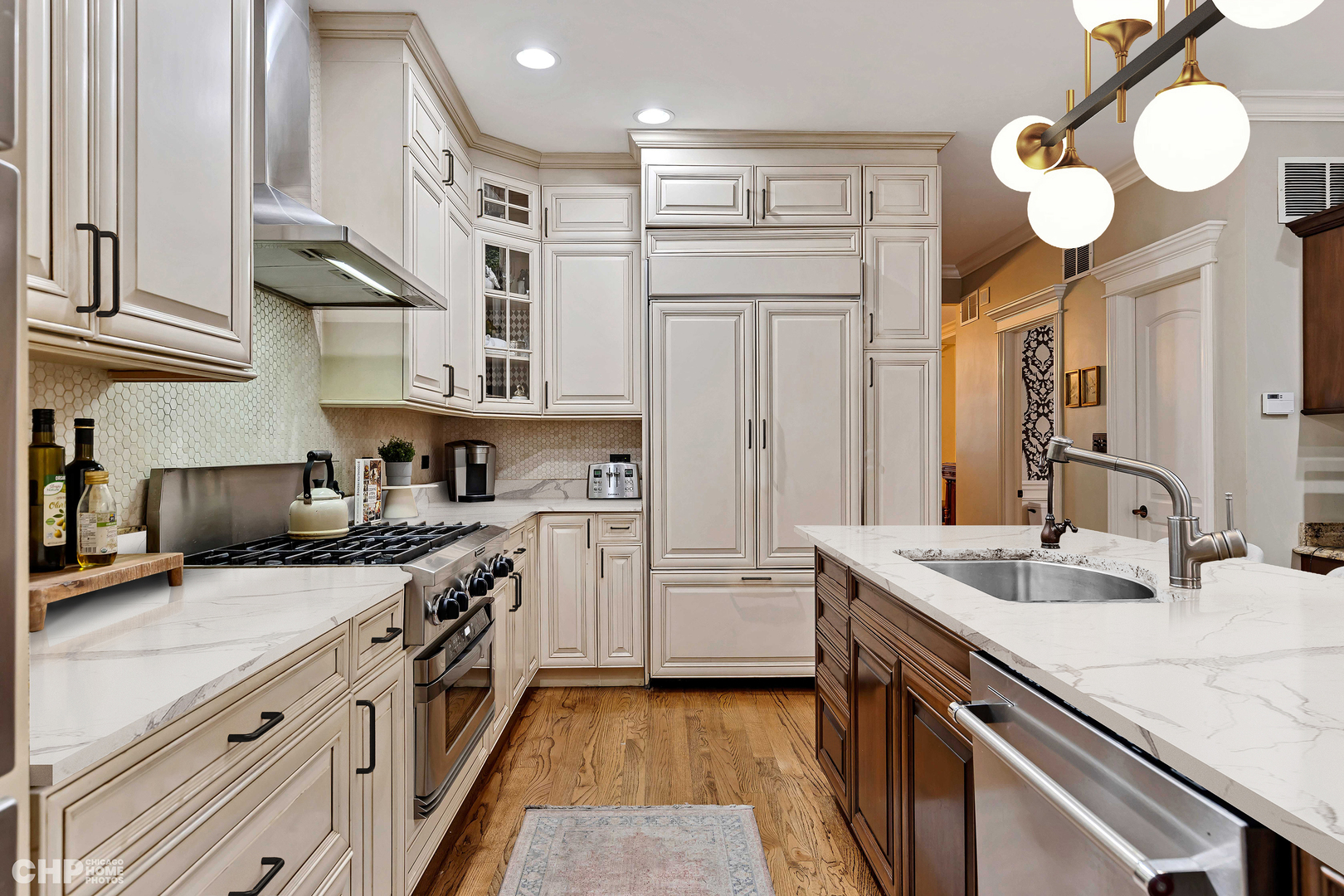1723 W SUPERIOR Street