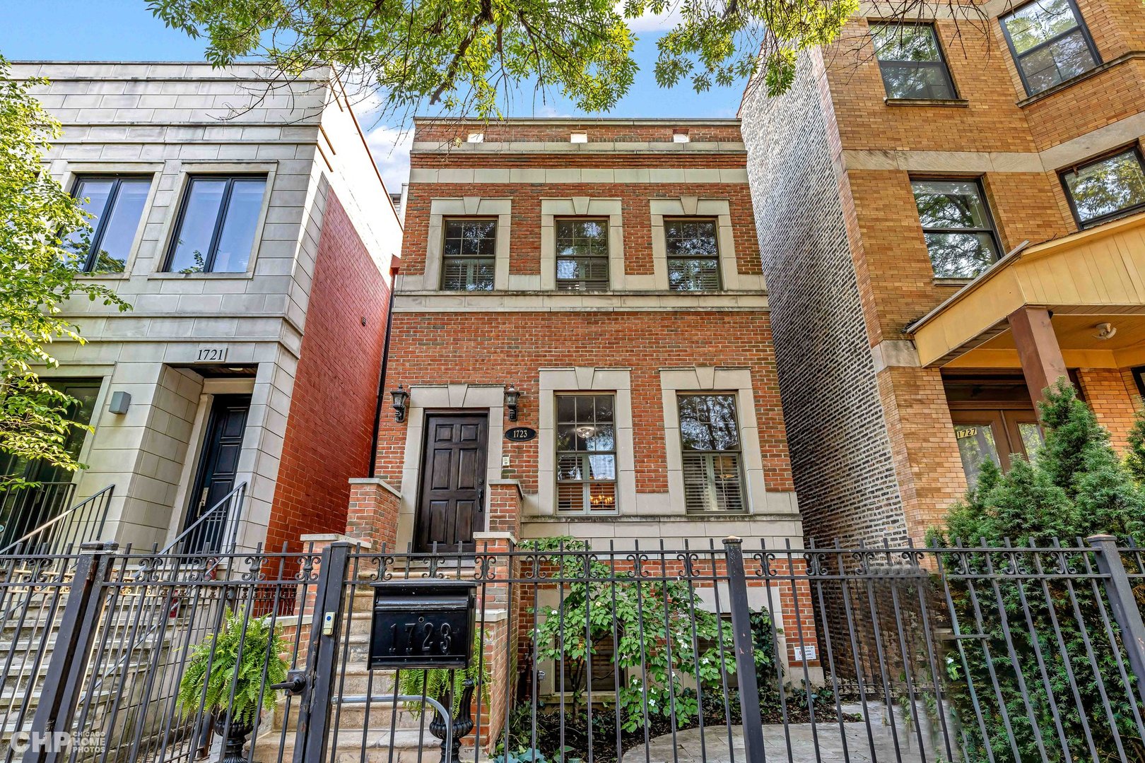1723 W SUPERIOR Street