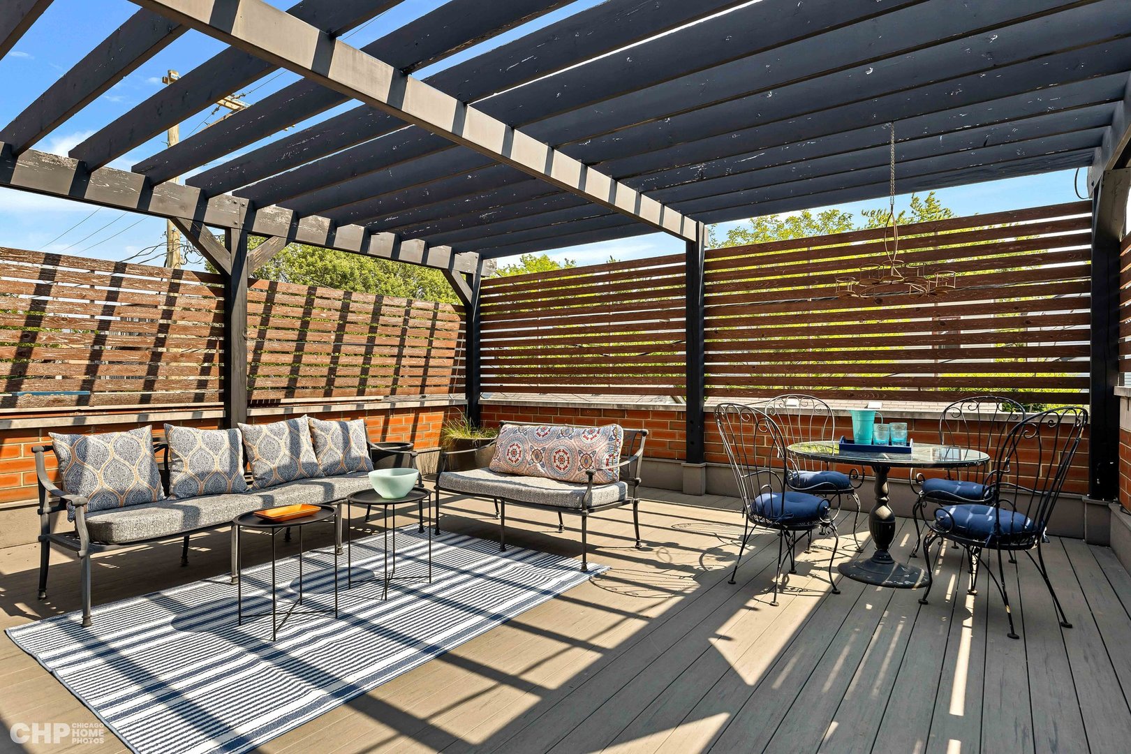 1723 W SUPERIOR Street