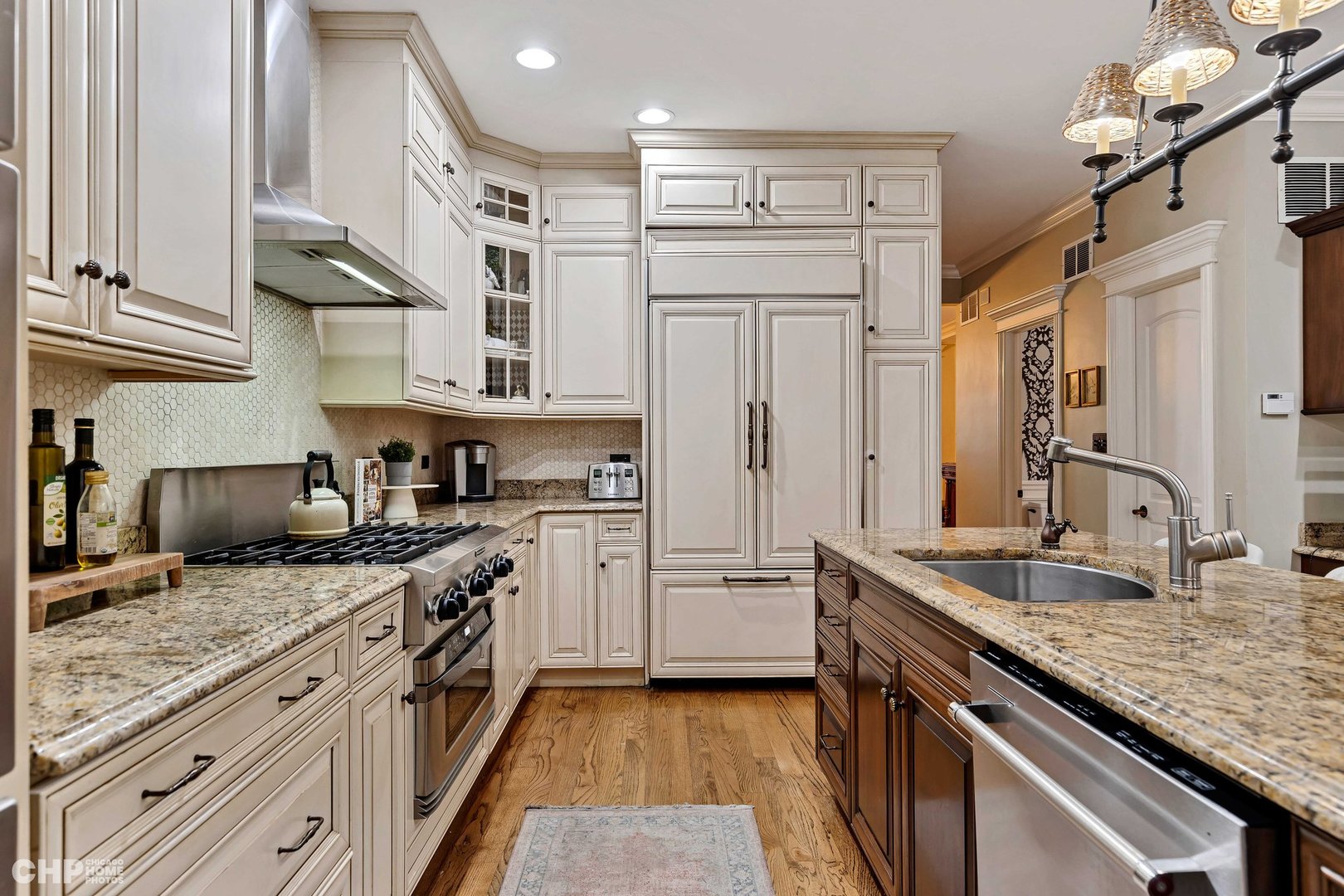 1723 W SUPERIOR Street