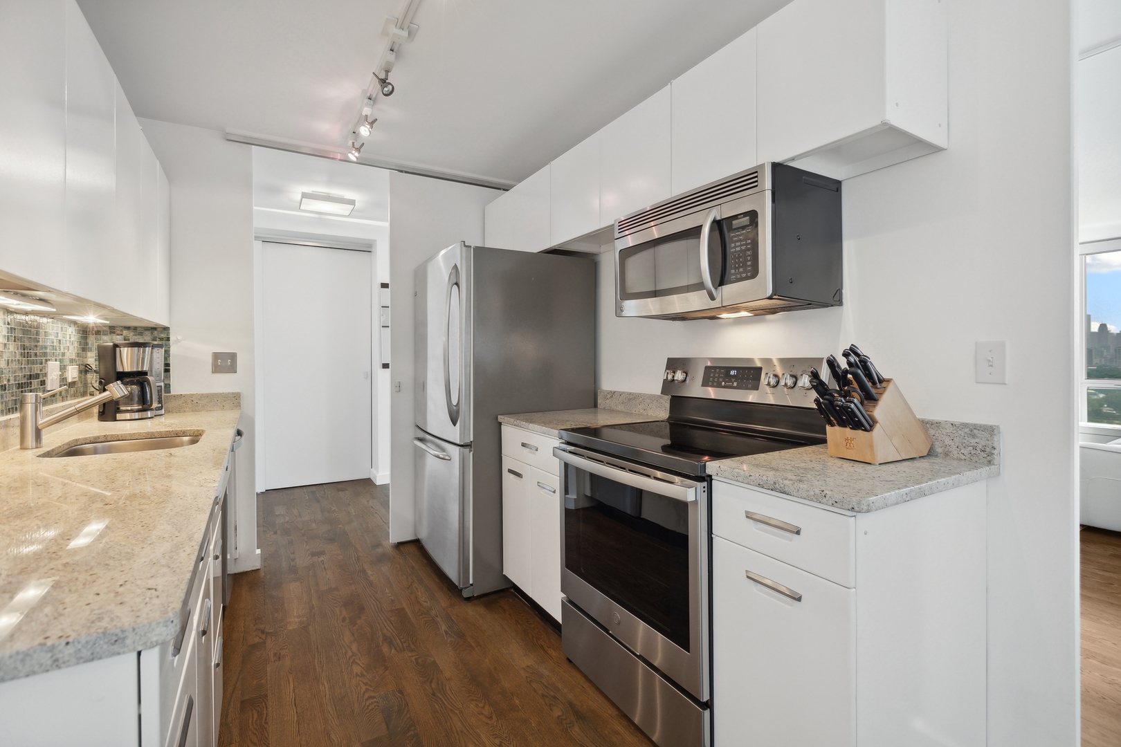 330 W Diversey Parkway Unit: 2605