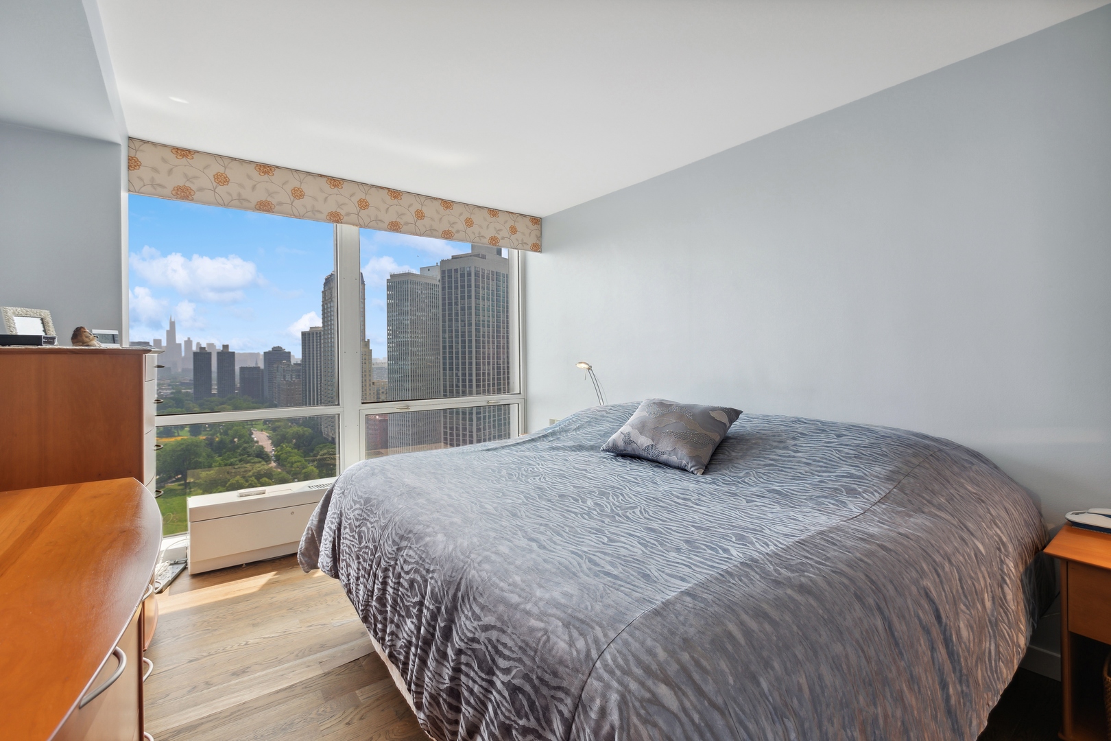 330 W Diversey Parkway Unit: 2605