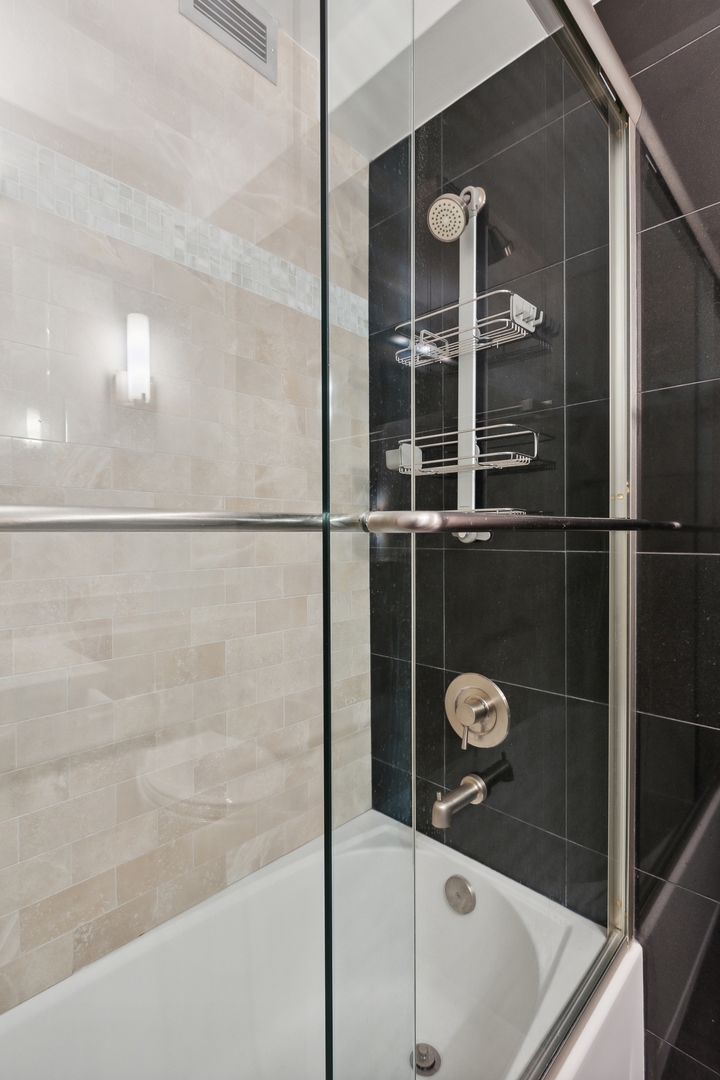 330 W Diversey Parkway Unit: 2605