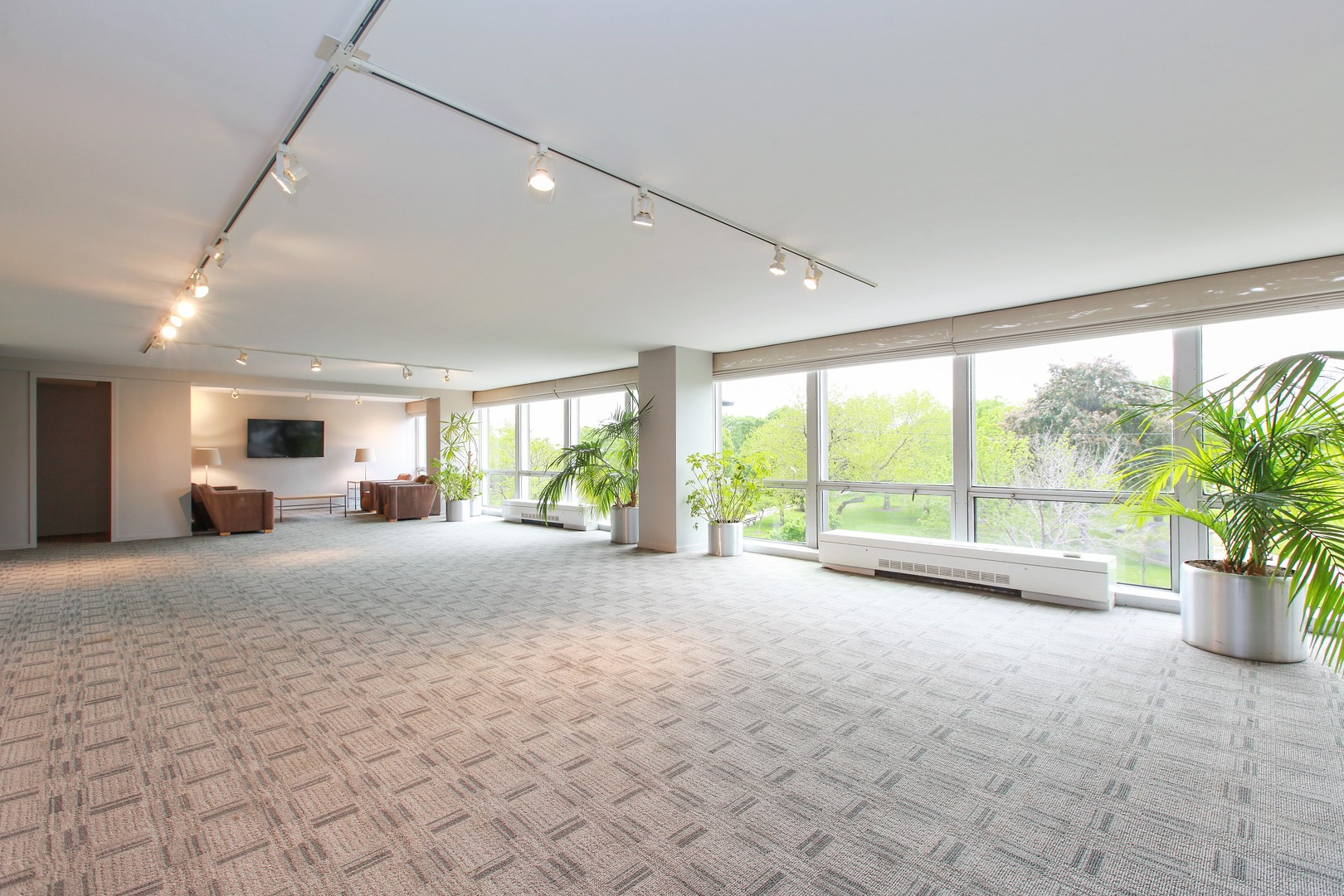 330 W Diversey Parkway Unit: 2605