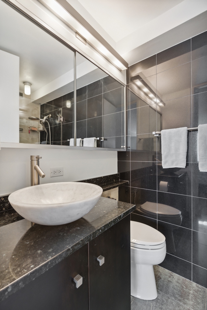330 W Diversey Parkway Unit: 2605